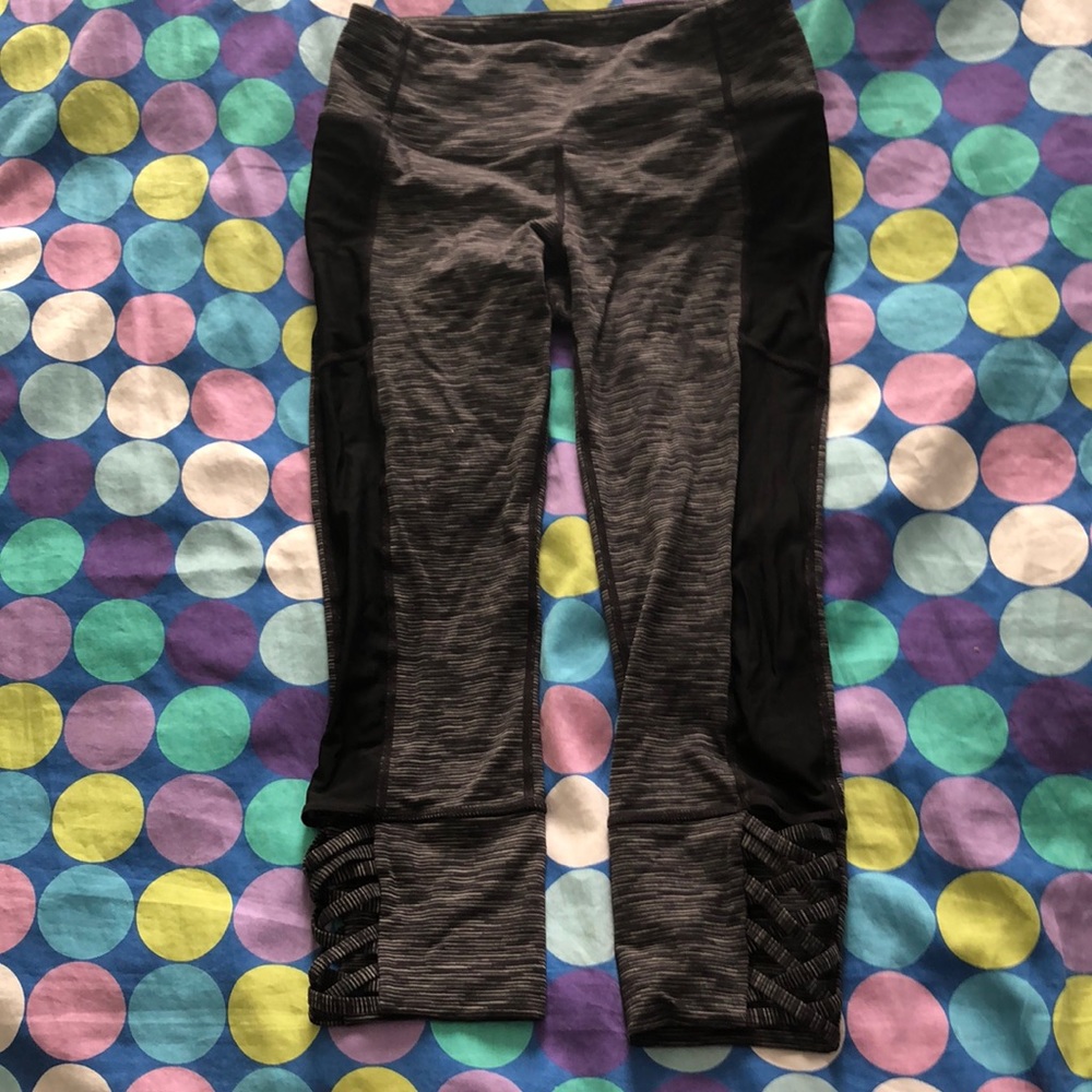 Athleta Mesh Mind Over Mat Capri